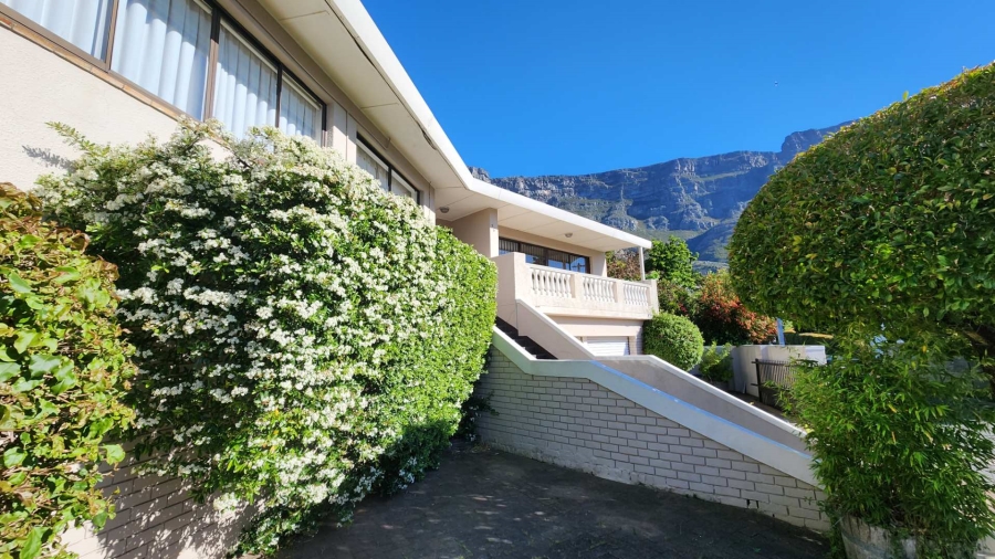 3 Bedroom Property for Sale in Vredehoek Western Cape